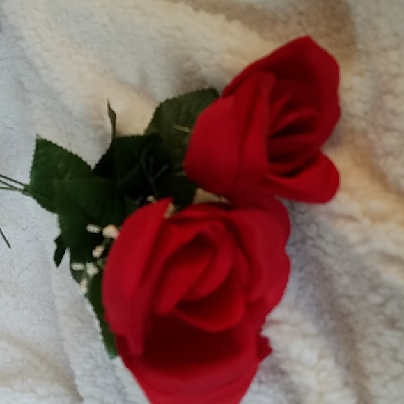 3 LONG STEM ROSES - Picture 5 of 5